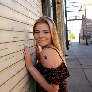 Meet your Posher, Alexis